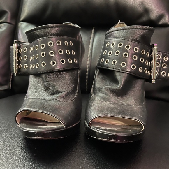 Shoes - Picture 1 of 6